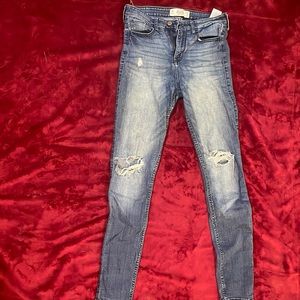 Hollister super skinny high rise jeans, size 7